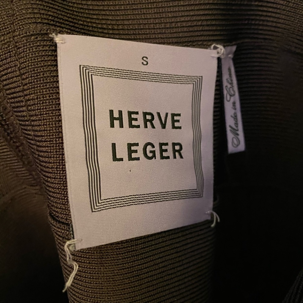 Herve Leger bandage mini skirt in burgundy, Small - Picture 5 of 5
